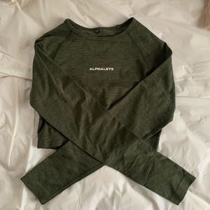 Alphalete Amplify Long Sleeve Crop Aspen